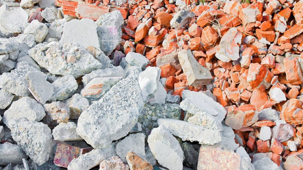 Betão e Tijolo resultantes de Demolições e Obras para ser feita uma correcta Gestão de Resíduos