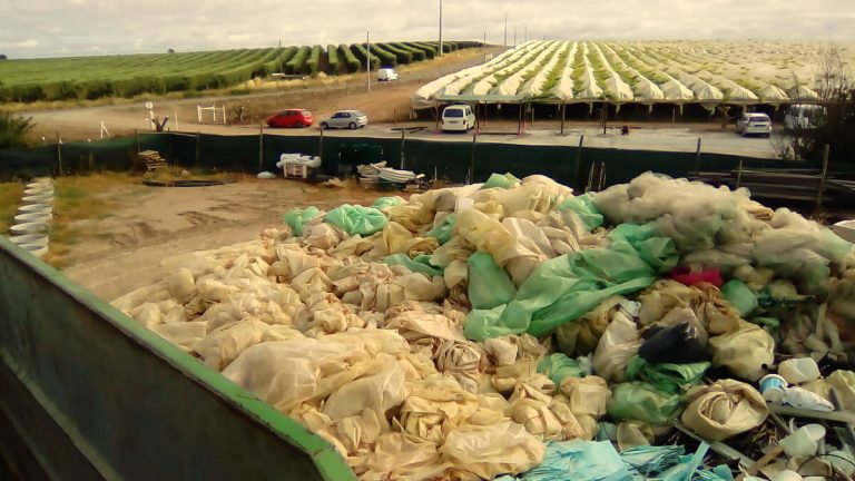 Resíduos Plásticos variados provenientes da Agricultura para recolha e gestão